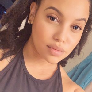 Meet your Posher, Jessenia